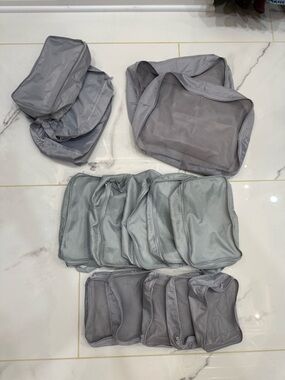Gray packing cubes